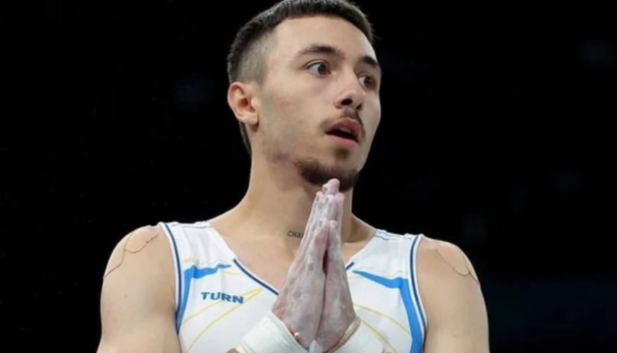 Назар Чепурний після перемоги на чемпіонаті Європи-2026 в опорному стрибку