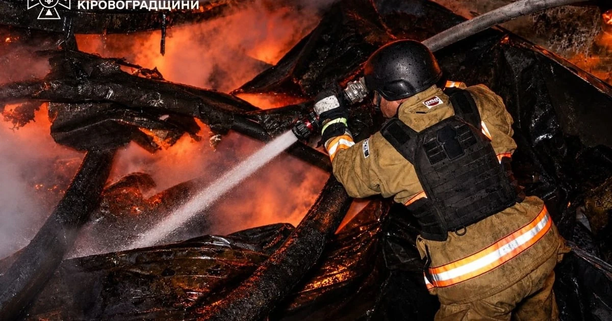 ДСНС підтвердила наслідки 10-годинної атаки БпЛА на Кіровоградщину
