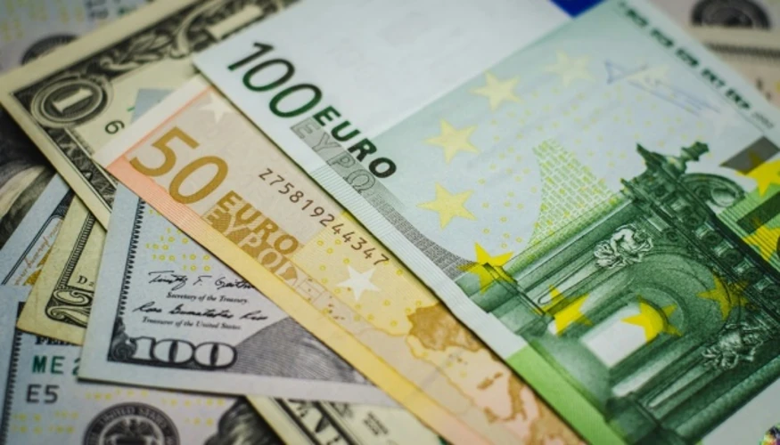 Долар і євро офіційно додали у ціні: чому це стосується кожного українця